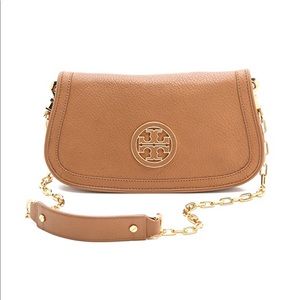 Tory Burch Amanda logo clutch